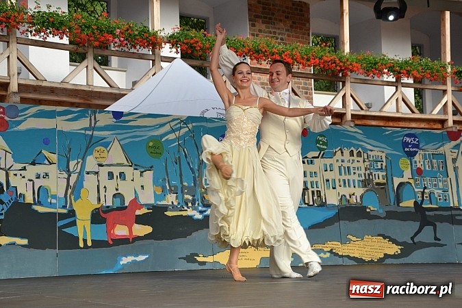 Zdjęcie w galerii na portalu naszraciborz.pl: Czar operetki i musicalu zagościł na Zamku Piastowskim  wiadomości z regionu