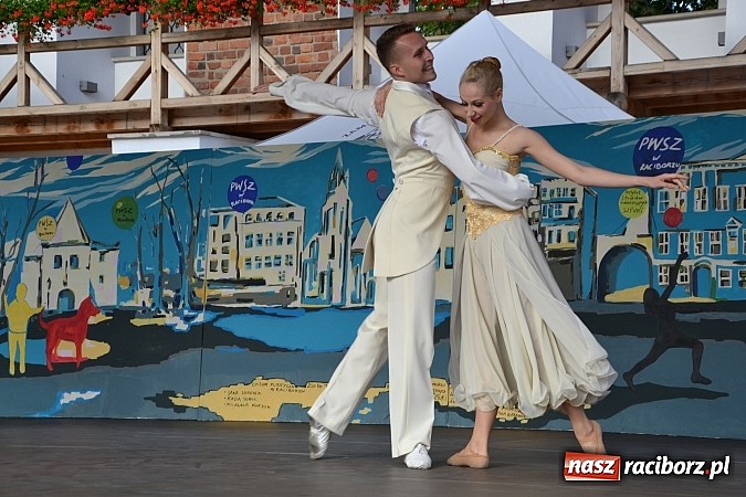 Zdjęcie w galerii na portalu naszraciborz.pl: Czar operetki i musicalu zagościł na Zamku Piastowskim  wiadomości z regionu