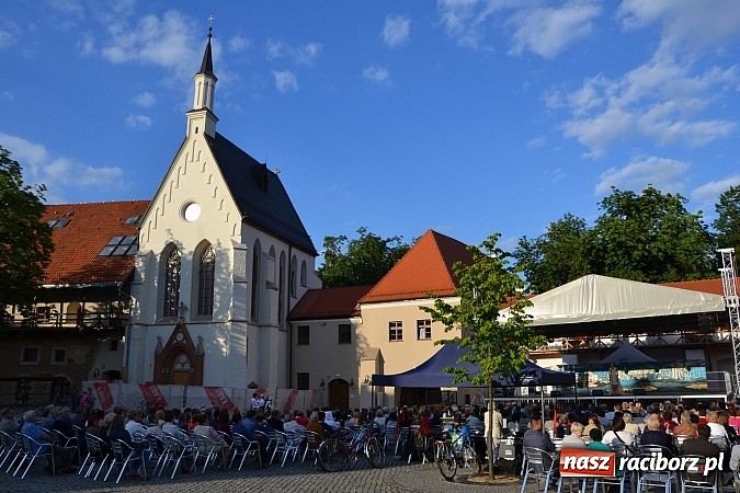 Zdjęcie w galerii na portalu naszraciborz.pl: Czar operetki i musicalu zagościł na Zamku Piastowskim  wiadomości z regionu