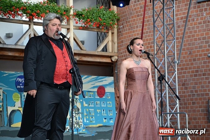 Zdjęcie w galerii na portalu naszraciborz.pl: Czar operetki i musicalu zagościł na Zamku Piastowskim  wiadomości z regionu