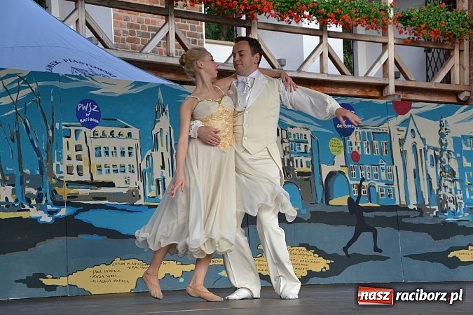 Zdjęcie w galerii na portalu naszraciborz.pl: Czar operetki i musicalu zagościł na Zamku Piastowskim  wiadomości z regionu