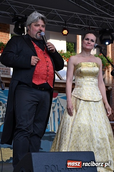 Zdjęcie w galerii na portalu naszraciborz.pl: Czar operetki i musicalu zagościł na Zamku Piastowskim  wiadomości z regionu