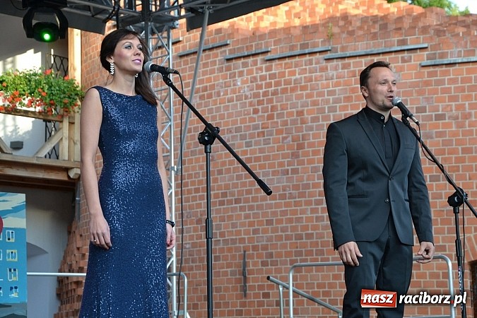 Zdjęcie w galerii na portalu naszraciborz.pl: Czar operetki i musicalu zagościł na Zamku Piastowskim  wiadomości z regionu