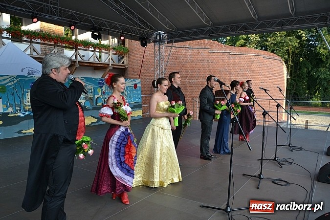 Zdjęcie w galerii na portalu naszraciborz.pl: Czar operetki i musicalu zagościł na Zamku Piastowskim  wiadomości z regionu