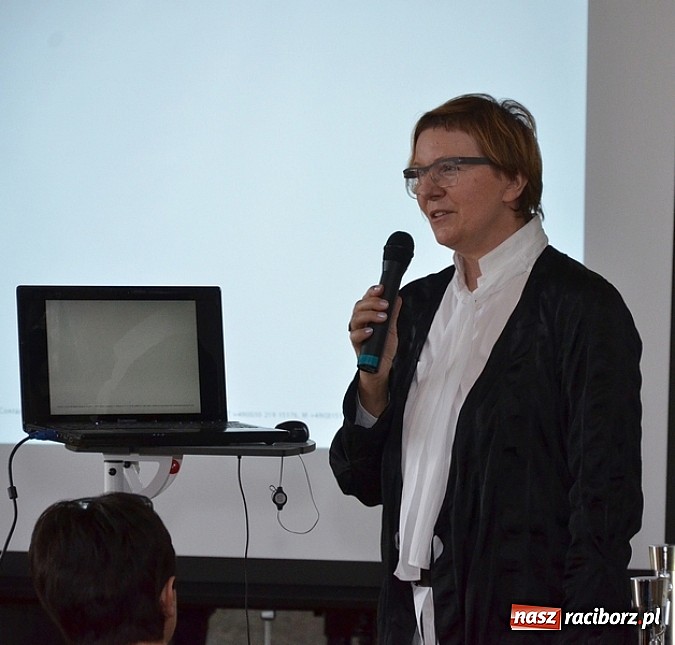 Zdjęcie w galerii na portalu naszraciborz.pl: Muzeum w Raciborzu. Wernisaż prac Joanny Przybyły wiadomości z regionu