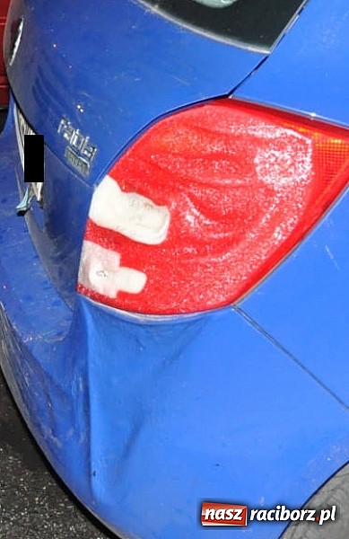 Zdjęcie w galerii na portalu naszraciborz.pl: Na Słowackiego spłonął doszczętnie maluch. Czy to było podpalenie? wiadomości z regionu