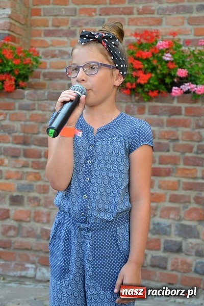 Zdjęcie w galerii na portalu naszraciborz.pl: Uczniowie Stefana Wardengi wystąpili na zamku  wiadomości z regionu