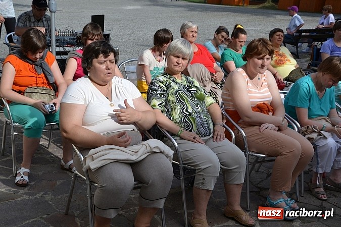 Zdjęcie w galerii na portalu naszraciborz.pl: Uczniowie Stefana Wardengi wystąpili na zamku  wiadomości z regionu