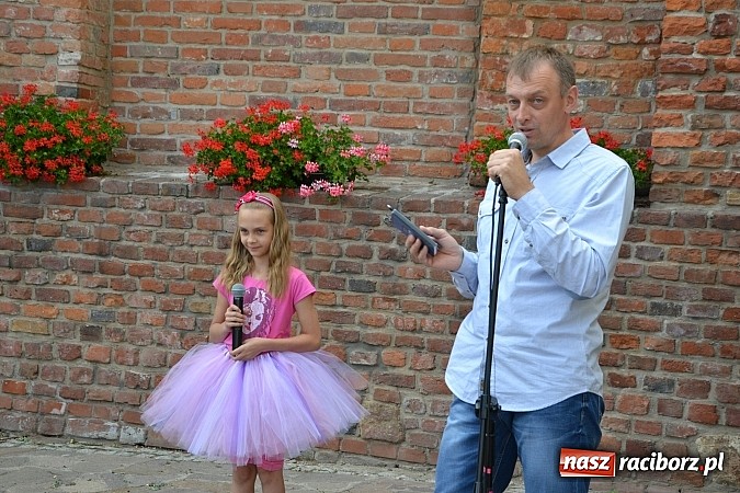 Zdjęcie w galerii na portalu naszraciborz.pl: Uczniowie Stefana Wardengi wystąpili na zamku  wiadomości z regionu