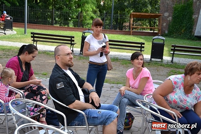 Zdjęcie w galerii na portalu naszraciborz.pl: Uczniowie Stefana Wardengi wystąpili na zamku  wiadomości z regionu