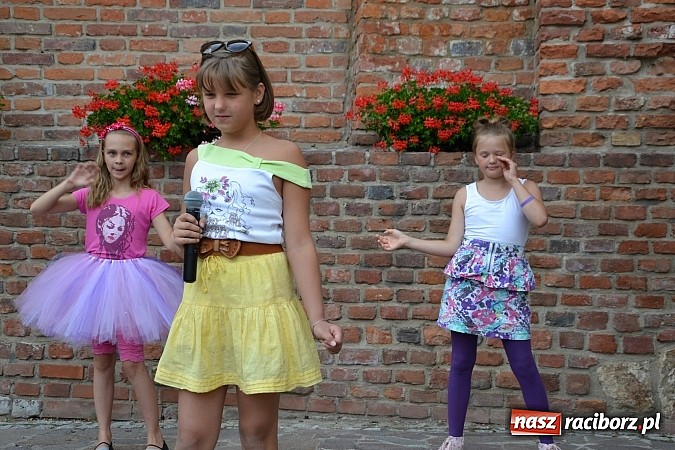 Zdjęcie w galerii na portalu naszraciborz.pl: Uczniowie Stefana Wardengi wystąpili na zamku  wiadomości z regionu