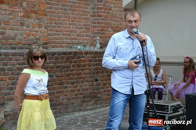 Zdjęcie w galerii na portalu naszraciborz.pl: Uczniowie Stefana Wardengi wystąpili na zamku  wiadomości z regionu