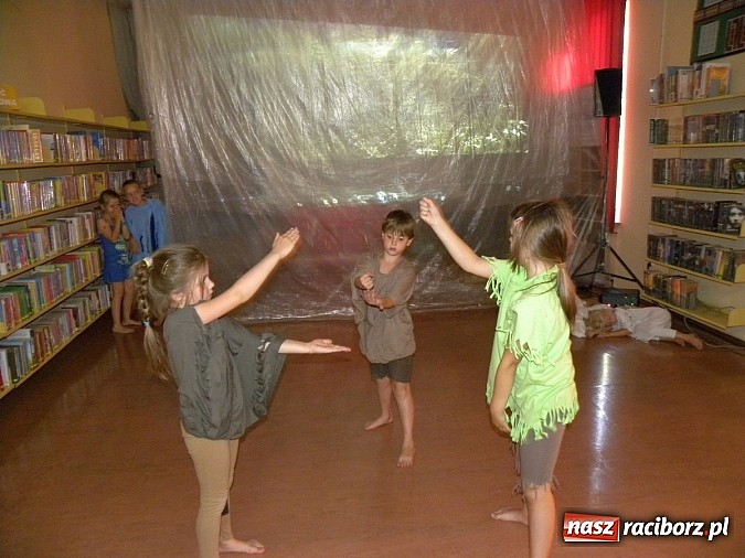 Zdjęcie w galerii na portalu naszraciborz.pl: Lato z biblioteką. Taniec czterech żywiołów wiadomości z regionu