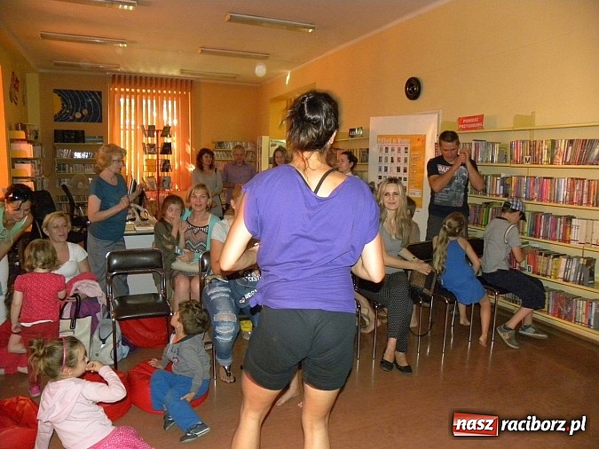 Zdjęcie w galerii na portalu naszraciborz.pl: Lato z biblioteką. Taniec czterech żywiołów wiadomości z regionu