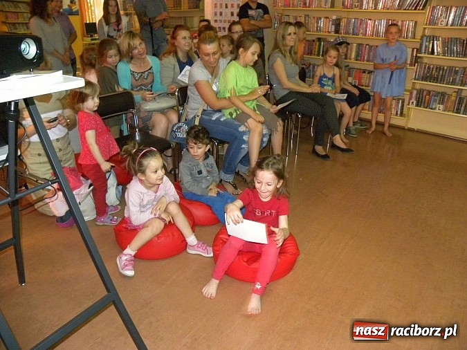 Zdjęcie w galerii na portalu naszraciborz.pl: Lato z biblioteką. Taniec czterech żywiołów wiadomości z regionu