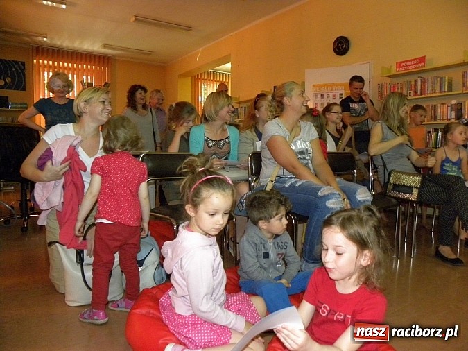 Zdjęcie w galerii na portalu naszraciborz.pl: Lato z biblioteką. Taniec czterech żywiołów wiadomości z regionu