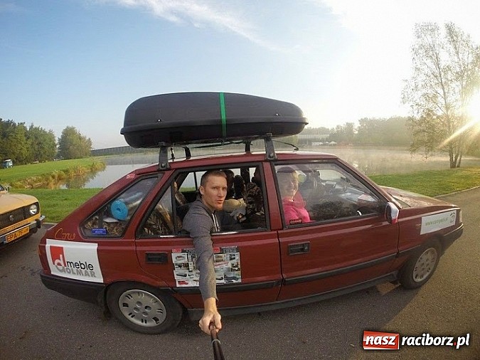 Zdjęcie w galerii na portalu naszraciborz.pl: Ekipa z Raciborza weźmie udział w tegorocznej edycji rajdu charytatywnego Złombol wiadomości z regionu