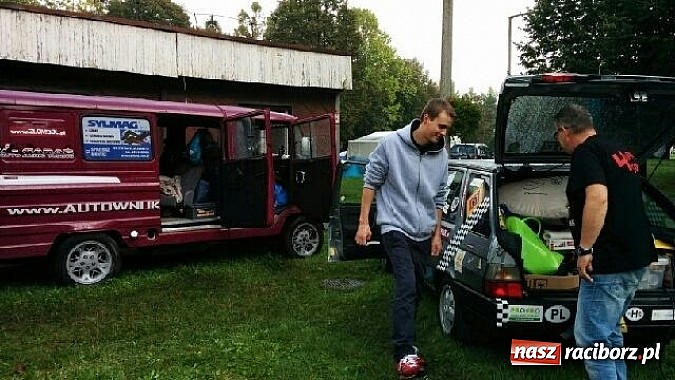 Zdjęcie w galerii na portalu naszraciborz.pl: Ekipa z Raciborza weźmie udział w tegorocznej edycji rajdu charytatywnego Złombol wiadomości z regionu