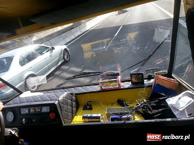 Zdjęcie w galerii na portalu naszraciborz.pl: Ekipa z Raciborza weźmie udział w tegorocznej edycji rajdu charytatywnego Złombol wiadomości z regionu