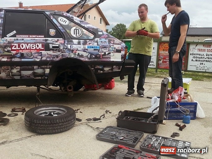 Zdjęcie w galerii na portalu naszraciborz.pl: Ekipa z Raciborza weźmie udział w tegorocznej edycji rajdu charytatywnego Złombol wiadomości z regionu