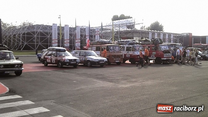 Zdjęcie w galerii na portalu naszraciborz.pl: Ekipa z Raciborza weźmie udział w tegorocznej edycji rajdu charytatywnego Złombol wiadomości z regionu