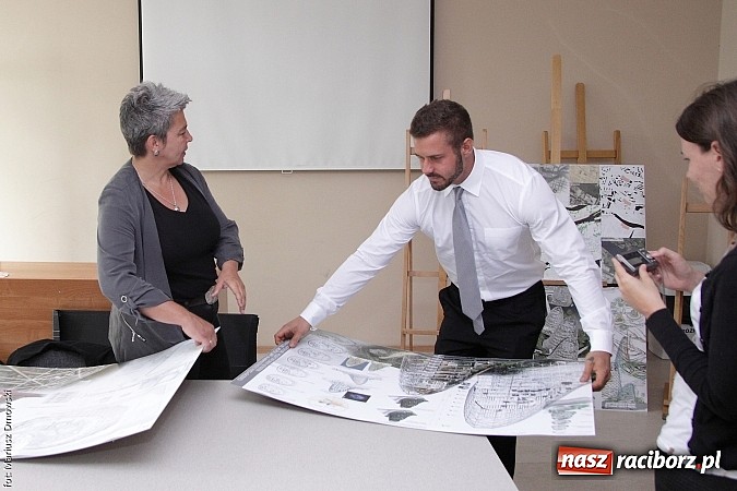 Zdjęcie w galerii na portalu naszraciborz.pl: Pierwsza obrona w raciborskiej PWSZ za nami - Maciej Dwojak wysoko zawiesił poprzeczkę wiadomości z regionu