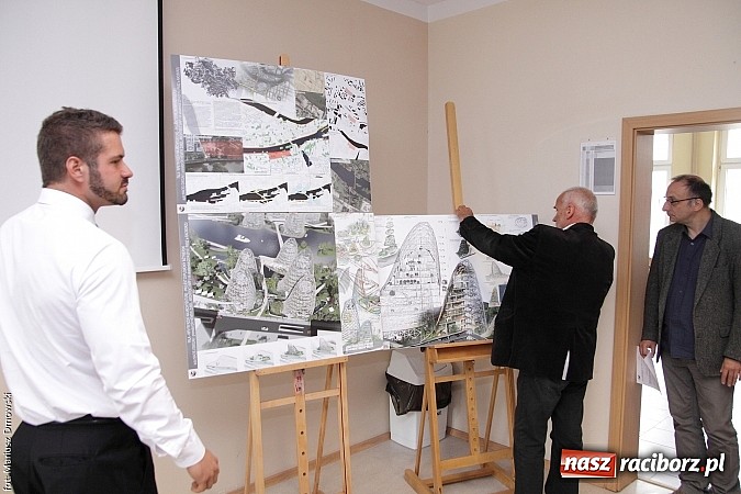 Zdjęcie w galerii na portalu naszraciborz.pl: Pierwsza obrona w raciborskiej PWSZ za nami - Maciej Dwojak wysoko zawiesił poprzeczkę wiadomości z regionu