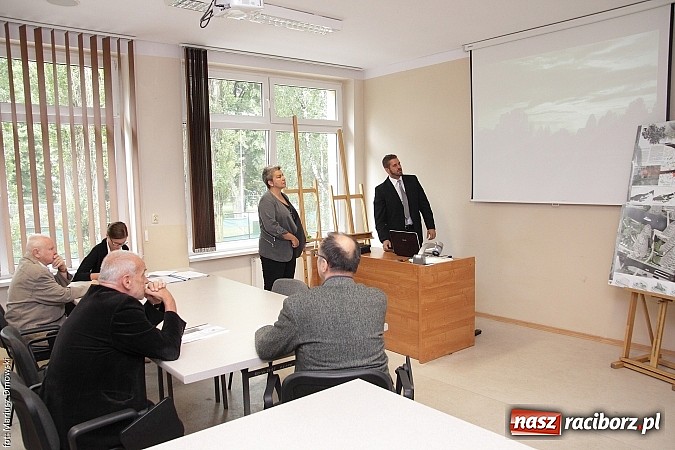 Zdjęcie w galerii na portalu naszraciborz.pl: Pierwsza obrona w raciborskiej PWSZ za nami - Maciej Dwojak wysoko zawiesił poprzeczkę wiadomości z regionu