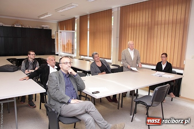 Zdjęcie w galerii na portalu naszraciborz.pl: Pierwsza obrona w raciborskiej PWSZ za nami - Maciej Dwojak wysoko zawiesił poprzeczkę wiadomości z regionu