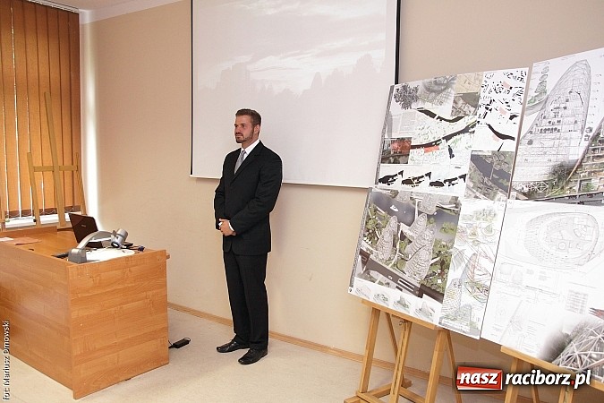 Zdjęcie w galerii na portalu naszraciborz.pl: Pierwsza obrona w raciborskiej PWSZ za nami - Maciej Dwojak wysoko zawiesił poprzeczkę wiadomości z regionu