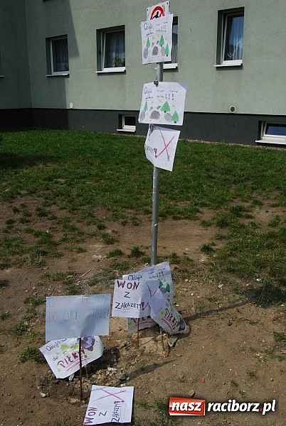 Zdjęcie w galerii na portalu naszraciborz.pl: Batalia o plac zabaw na osiedlu RTBS  wiadomości z regionu