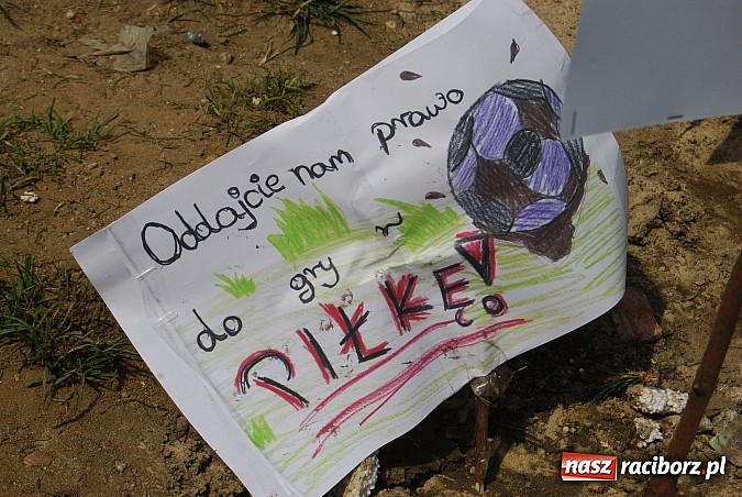 Zdjęcie w galerii na portalu naszraciborz.pl: Batalia o plac zabaw na osiedlu RTBS  wiadomości z regionu