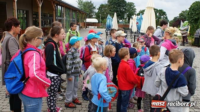 Zdjęcie w galerii na portalu naszraciborz.pl: Lato z Biblioteką. Wizyta w Dream Park w Ochabach wiadomości z regionu