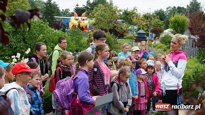 Zdjęcie w galerii na portalu naszraciborz.pl: Lato z Biblioteką. Wizyta w Dream Park w Ochabach wiadomości z regionu