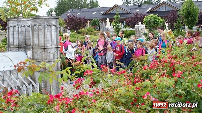 Zdjęcie w galerii na portalu naszraciborz.pl: Lato z Biblioteką. Wizyta w Dream Park w Ochabach wiadomości z regionu