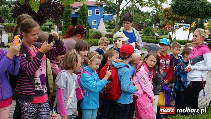 Zdjęcie w galerii na portalu naszraciborz.pl: Lato z Biblioteką. Wizyta w Dream Park w Ochabach wiadomości z regionu