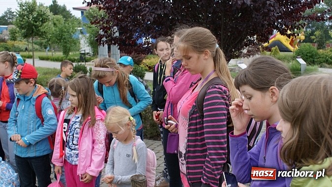 Zdjęcie w galerii na portalu naszraciborz.pl: Lato z Biblioteką. Wizyta w Dream Park w Ochabach wiadomości z regionu