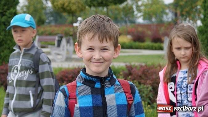 Zdjęcie w galerii na portalu naszraciborz.pl: Lato z Biblioteką. Wizyta w Dream Park w Ochabach wiadomości z regionu