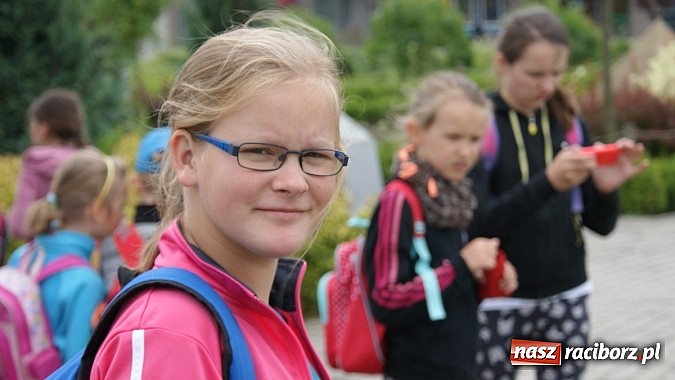 Zdjęcie w galerii na portalu naszraciborz.pl: Lato z Biblioteką. Wizyta w Dream Park w Ochabach wiadomości z regionu