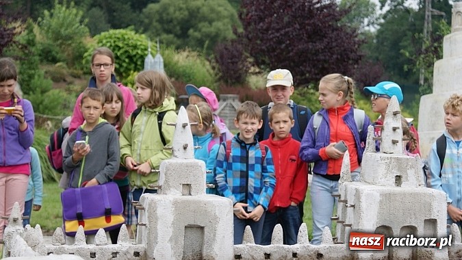Zdjęcie w galerii na portalu naszraciborz.pl: Lato z Biblioteką. Wizyta w Dream Park w Ochabach wiadomości z regionu
