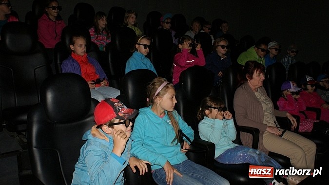 Zdjęcie w galerii na portalu naszraciborz.pl: Lato z Biblioteką. Wizyta w Dream Park w Ochabach wiadomości z regionu