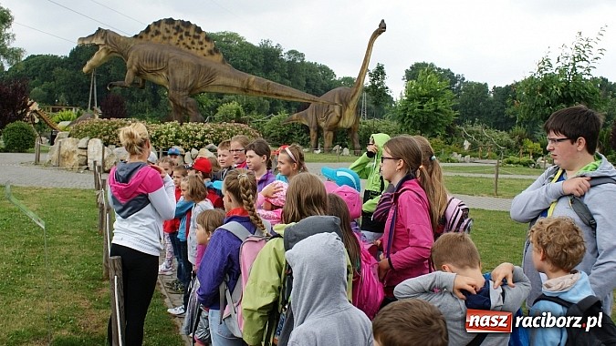 Zdjęcie w galerii na portalu naszraciborz.pl: Lato z Biblioteką. Wizyta w Dream Park w Ochabach wiadomości z regionu