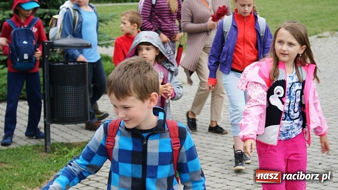 Zdjęcie w galerii na portalu naszraciborz.pl: Lato z Biblioteką. Wizyta w Dream Park w Ochabach wiadomości z regionu