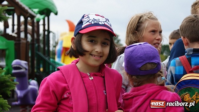 Zdjęcie w galerii na portalu naszraciborz.pl: Lato z Biblioteką. Wizyta w Dream Park w Ochabach wiadomości z regionu