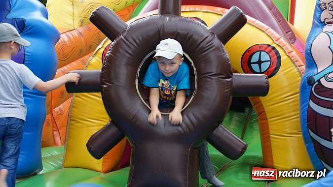 Zdjęcie w galerii na portalu naszraciborz.pl: Lato z Biblioteką. Wizyta w Dream Park w Ochabach wiadomości z regionu