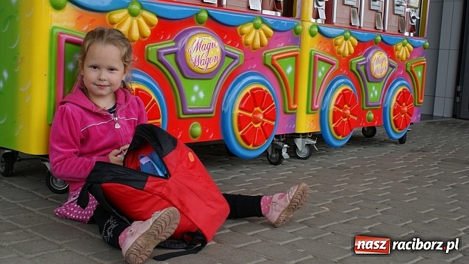 Zdjęcie w galerii na portalu naszraciborz.pl: Lato z Biblioteką. Wizyta w Dream Park w Ochabach wiadomości z regionu