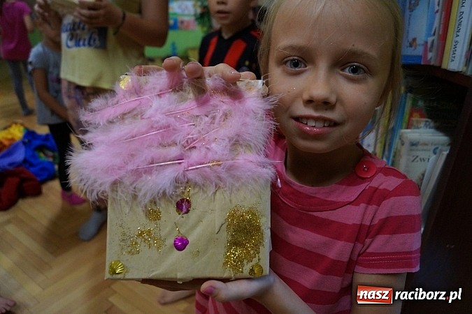 Zdjęcie w galerii na portalu naszraciborz.pl: Nędza: przez zabawę zachęcają do czytania  wiadomości z regionu