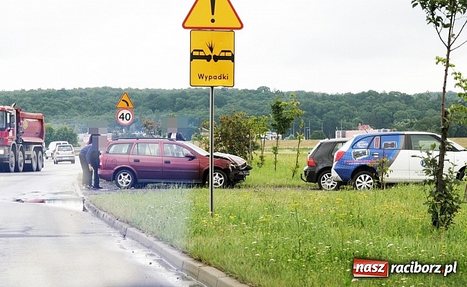 Zdjęcie w galerii na portalu naszraciborz.pl: Na Piaskowej znów doszło do kolizji!  wiadomości z regionu