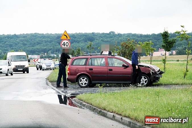 Zdjęcie w galerii na portalu naszraciborz.pl: Na Piaskowej znów doszło do kolizji!  wiadomości z regionu