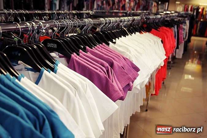 Zdjęcie w galerii na portalu naszraciborz.pl: Mała Brytania już w Raciborzu! Przyjdź i zadbaj o zawartość swojej szafy! wiadomości z regionu